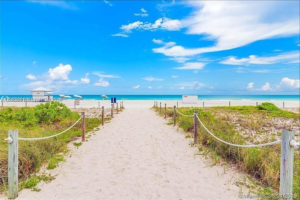 6301 Collins Ave , Unit 1206, Miami Beach, FL 33141 Photo