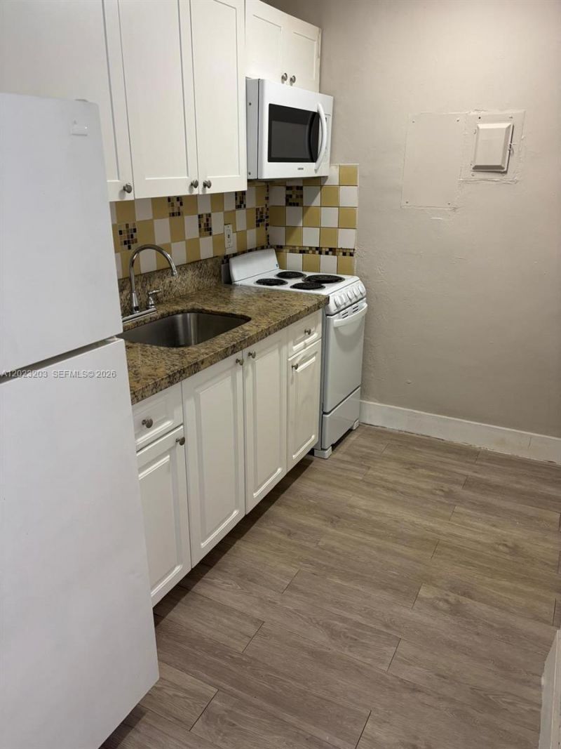 520 SW 4th St , Unit 11, Miami, FL 33130 Photo