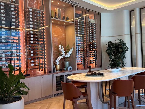 77 SE 5th ST , Unit 2111, Miami, FL 33131