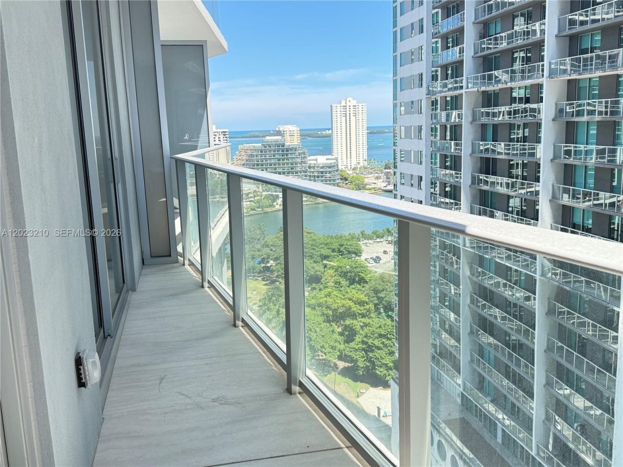 77 SE 5th St , Unit 2111, Miami, FL 33131 Photo