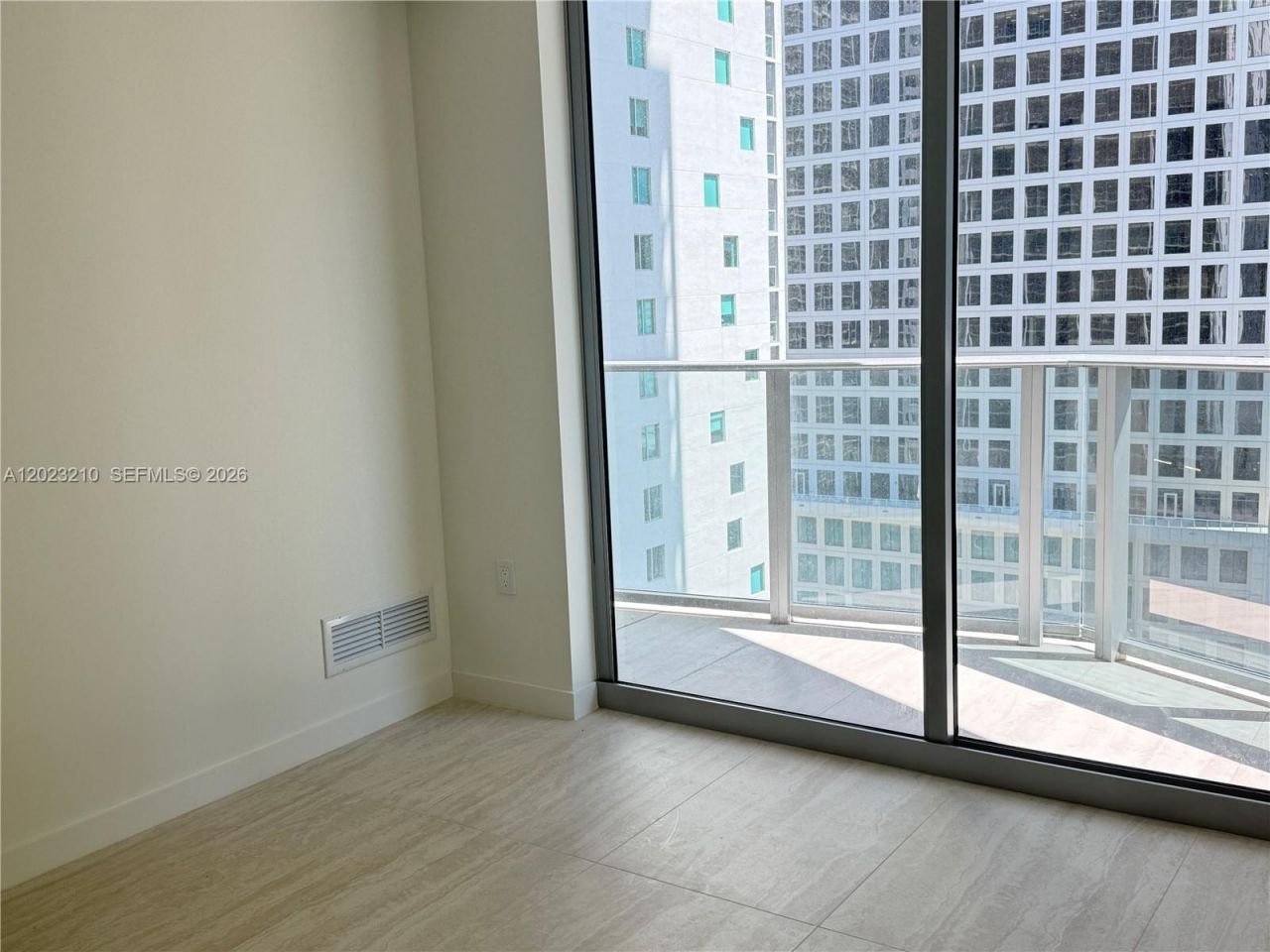 77 SE 5th St , Unit 2111, Miami, FL 33131 Photo