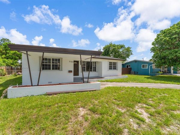 7150 SW 10th St, Pembroke Pines, FL 33023