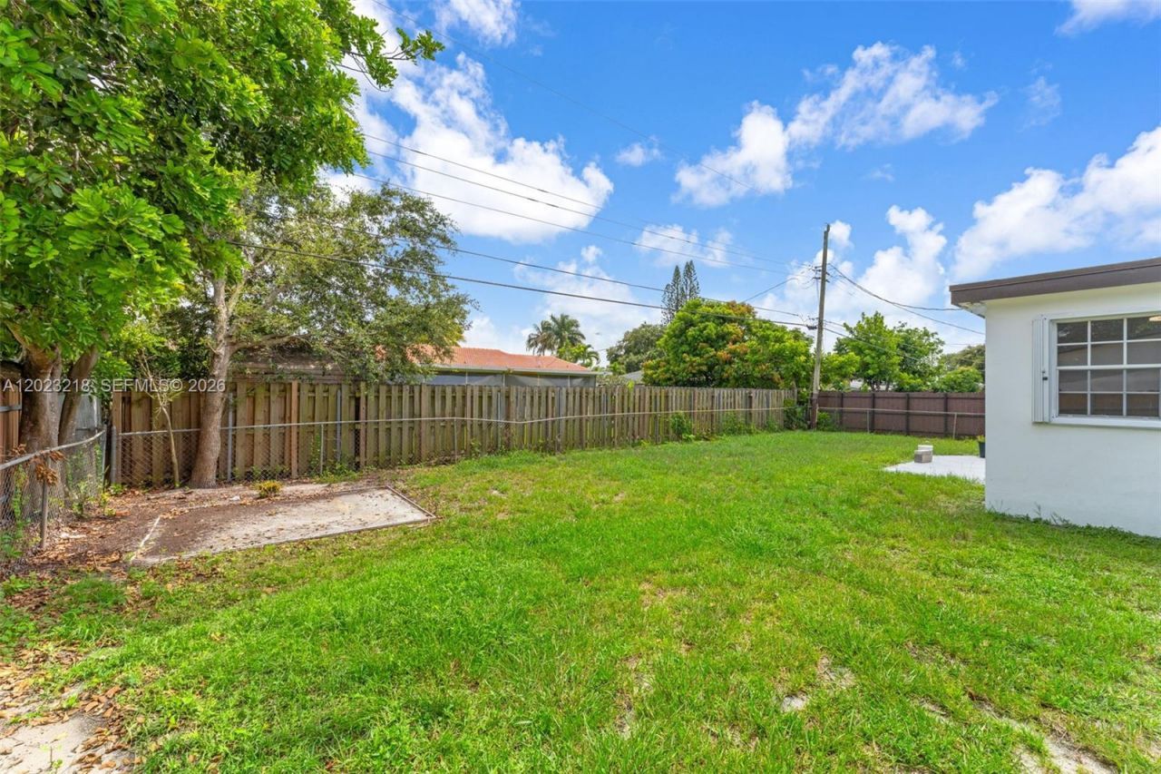 7150 SW 10th St, Pembroke Pines, FL 33023 Photo