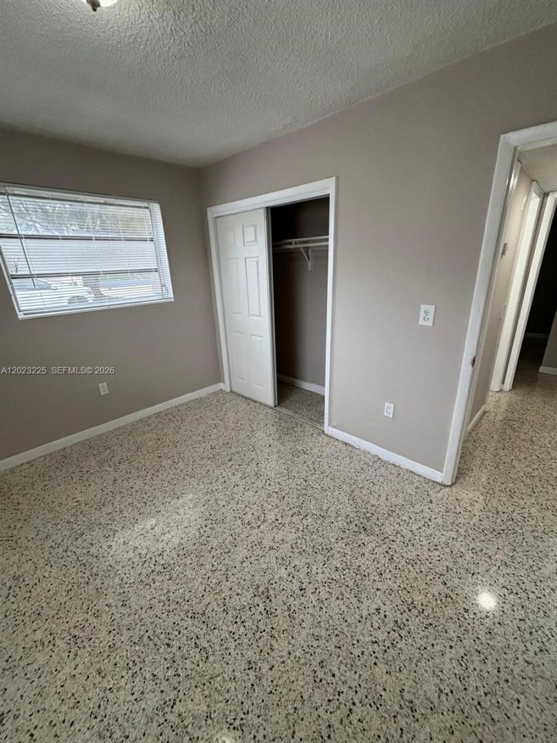 1047 SW 7th St , Unit 6, Miami, FL 33130 Photo