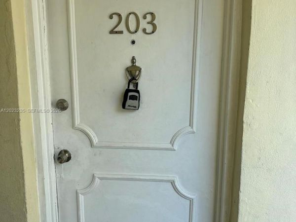 3050 S Dixie Hwy , Unit 203, Miami, FL 33133