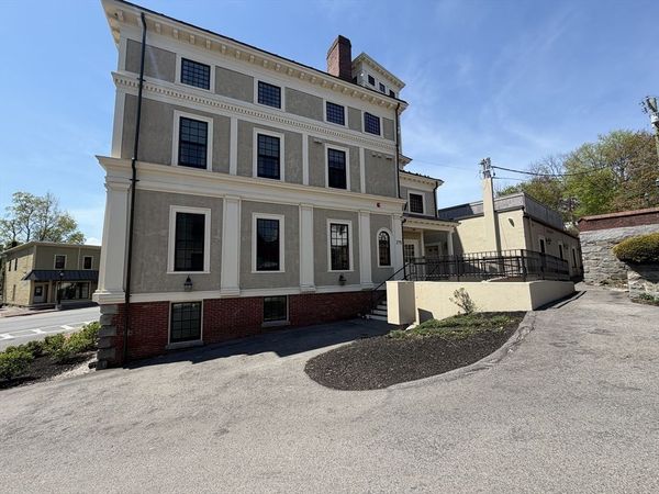 275 Broadway St, Unit 2041, Methuen, MA 01835