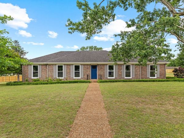 1344 Rickwood Ct, Florence, AL 35630
