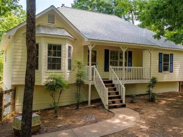 623 Peachtree Drive SE, White, GA 30184