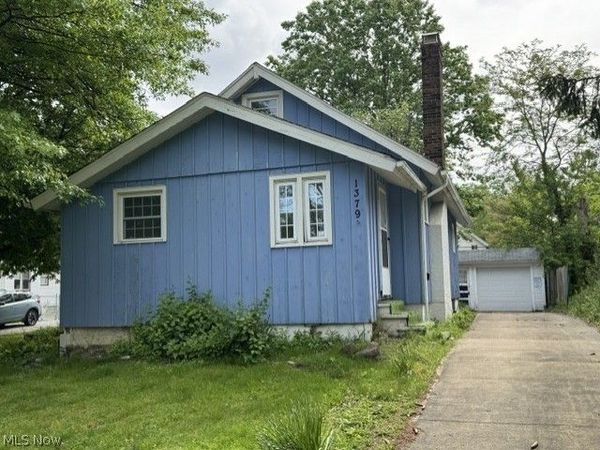 1379 E 219th Street , Euclid, OH 44117