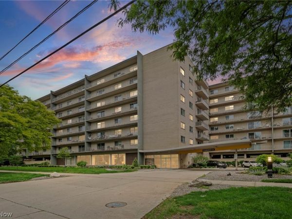 10301 Lake Avenue, Unit 325, Cleveland, OH 44102