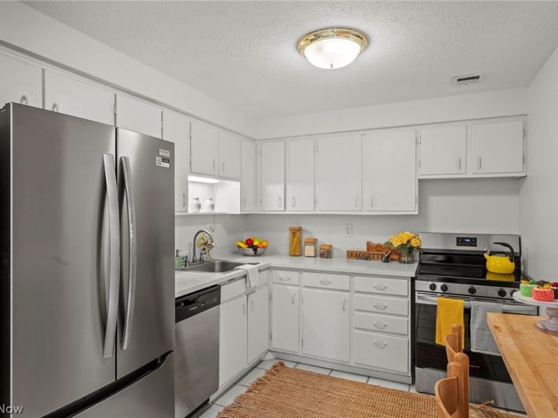 10301 Lake Avenue, Unit 325, Cleveland, OH 44102 Photo 13