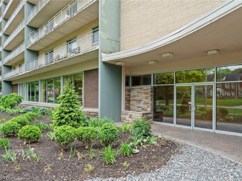 10301 Lake Avenue, Unit 325, Cleveland, OH 44102 Photo 2