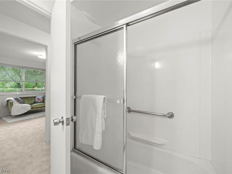 10301 Lake Avenue, Unit 325, Cleveland, OH 44102 Photo 24