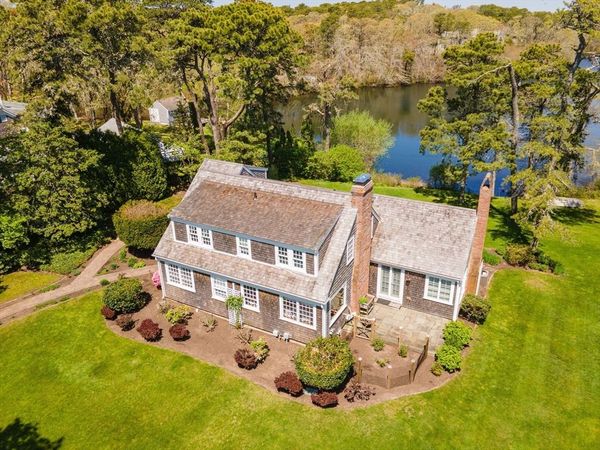 8 Skinequit Ln, Harwich, MA 02661