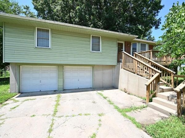 10526 N Walnut Street, Kansas City, MO 64155