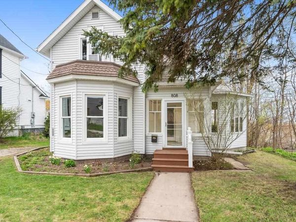 808 Petoskey Street, Petoskey, MI 49770