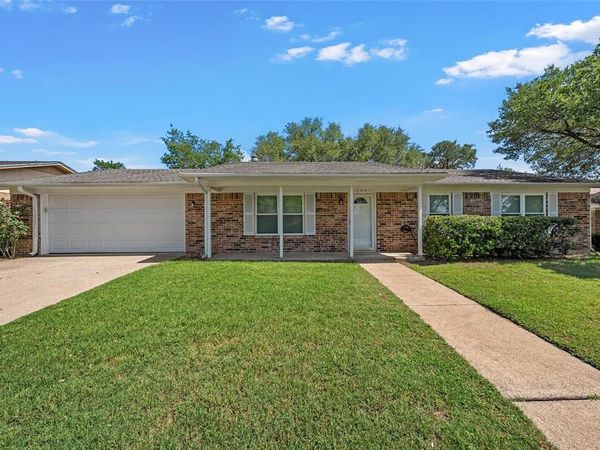 244 Alamosa Drive , Hewitt, TX 76643