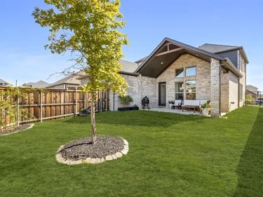 2270 English Ivy Road, Frisco, TX 75033