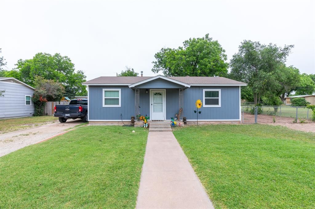 505 Fairmont Street, Clyde, TX 79510 Main Photo
