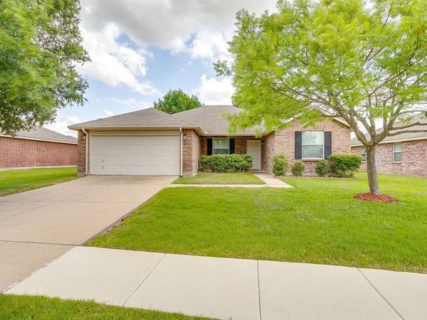 1313 Lauren Drive, Burleson, TX 76028