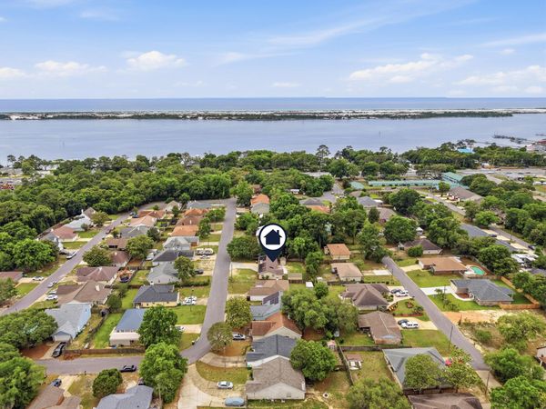32 Cascabellas Street, Mary Esther, FL 32569