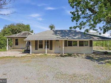 16273 OLD VALLEY PIKE , EDINBURG, VA 22824