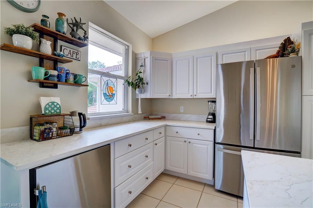 509 Robin Hood Cir , Unit 202, Naples, FL 34104 Photo