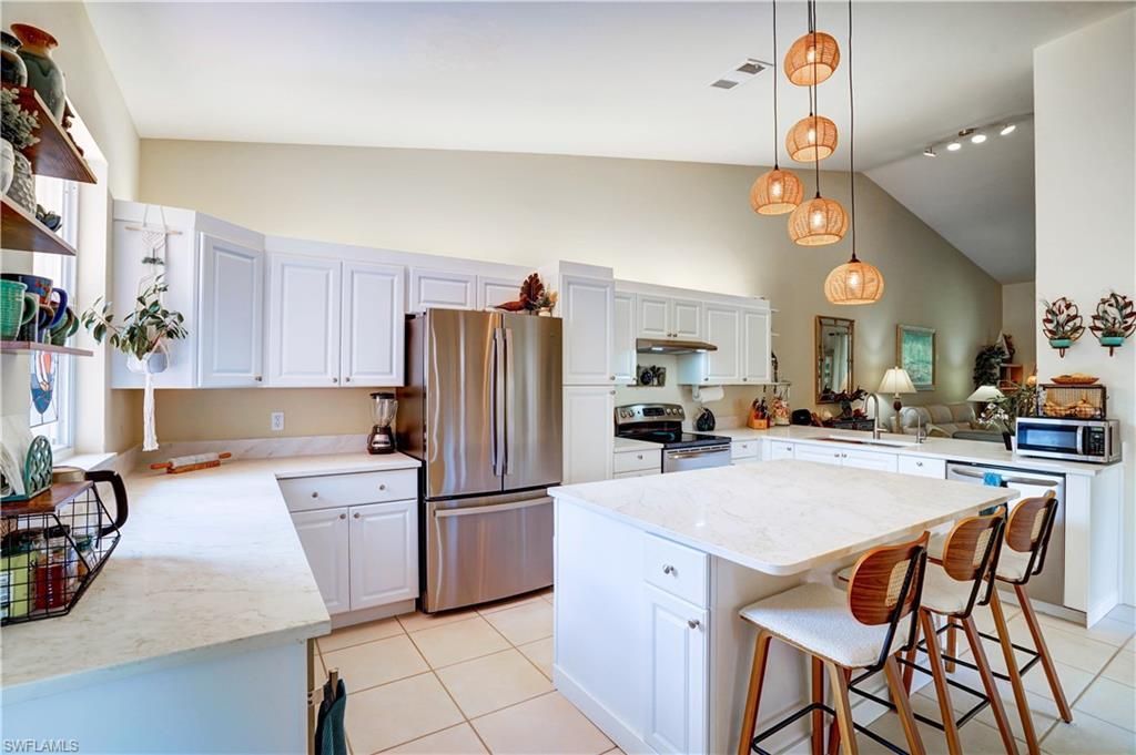 509 Robin Hood Cir , Unit 202, Naples, FL 34104 Photo