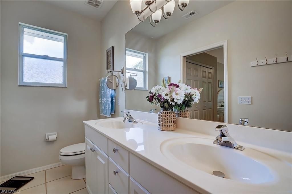 509 Robin Hood Cir , Unit 202, Naples, FL 34104 Photo