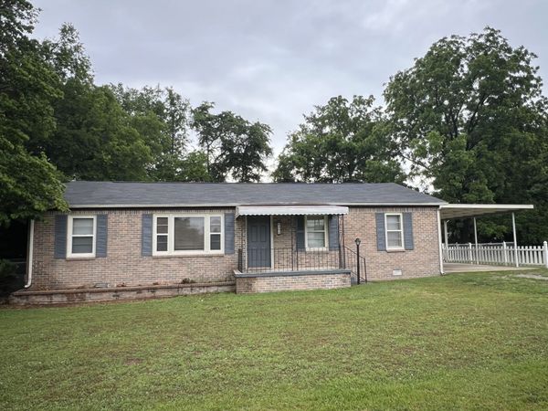 208 Lillian St , Winchester, TN 37398