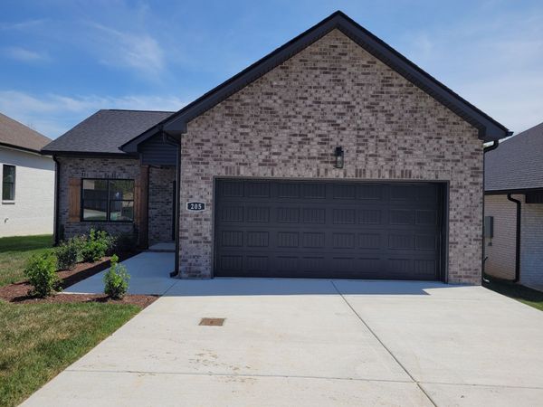 205 Sandalwood Way , Dickson, TN 37055