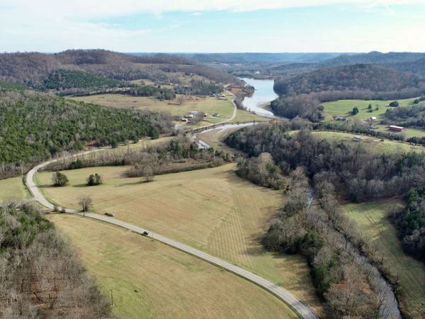 939 Wartrace Hwy , Unit 2A, Pleasant Shade, TN 37145