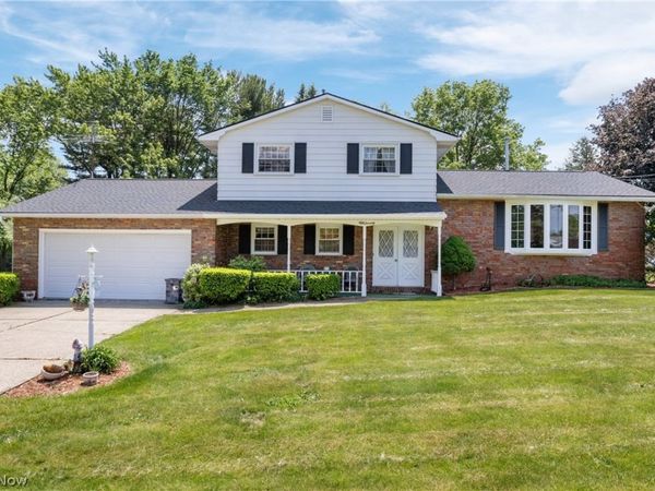 5070 Echovalley Street NW, North Canton, OH 44720