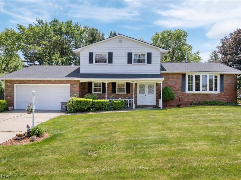 5070 Echovalley Street NW, North Canton, OH 44720 Photo 1