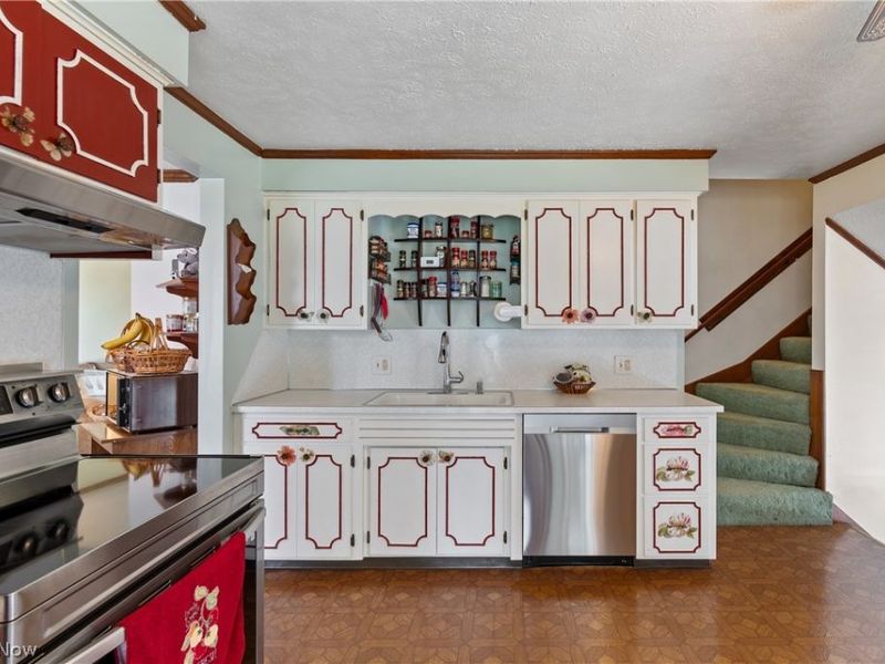 5070 Echovalley Street NW, North Canton, OH 44720 Photo 4