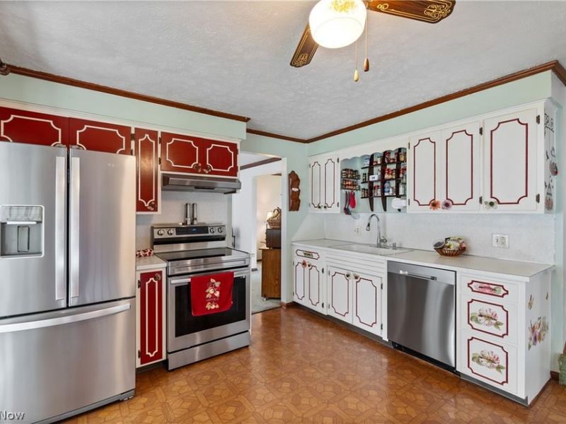 5070 Echovalley Street NW, North Canton, OH 44720 Photo 6