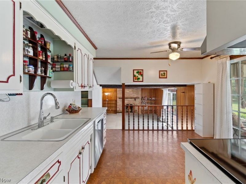 5070 Echovalley Street NW, North Canton, OH 44720 Photo 7