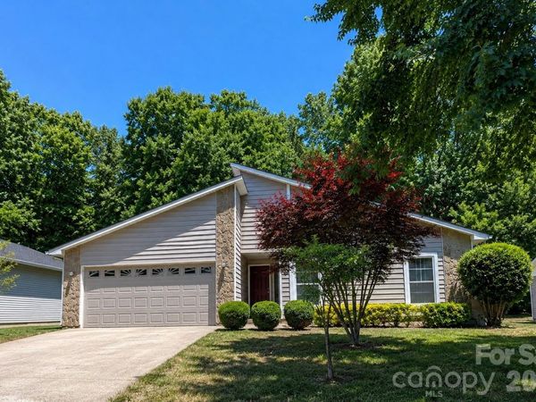 7636 Eastbourne Road, Charlotte, NC 28227