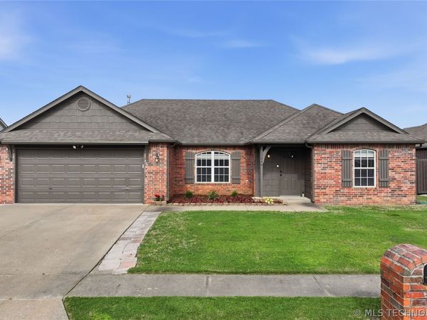 13044 N 132nd East Avenue , Collinsville, OK 74021