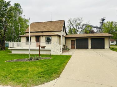 106 3rd Avenue W, Raymond, MN 56282