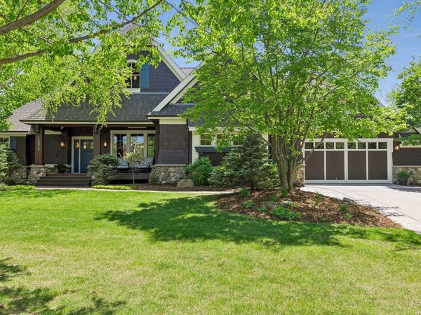 10879 Bentwater Lane , Woodbury, MN 55129