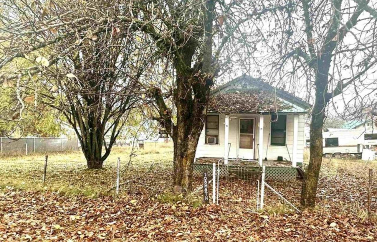106 N 8th St, Ione, WA 99139 Main Photo