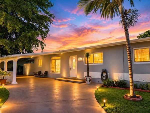 7855 SW 22nd St , Miami, FL 33155