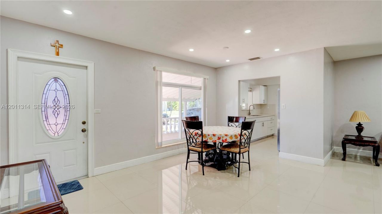 7855 SW 22nd St , Miami, FL 33155 Photo