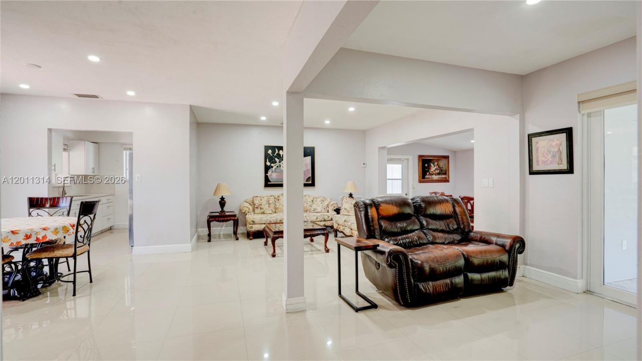 7855 SW 22nd St , Miami, FL 33155 Photo