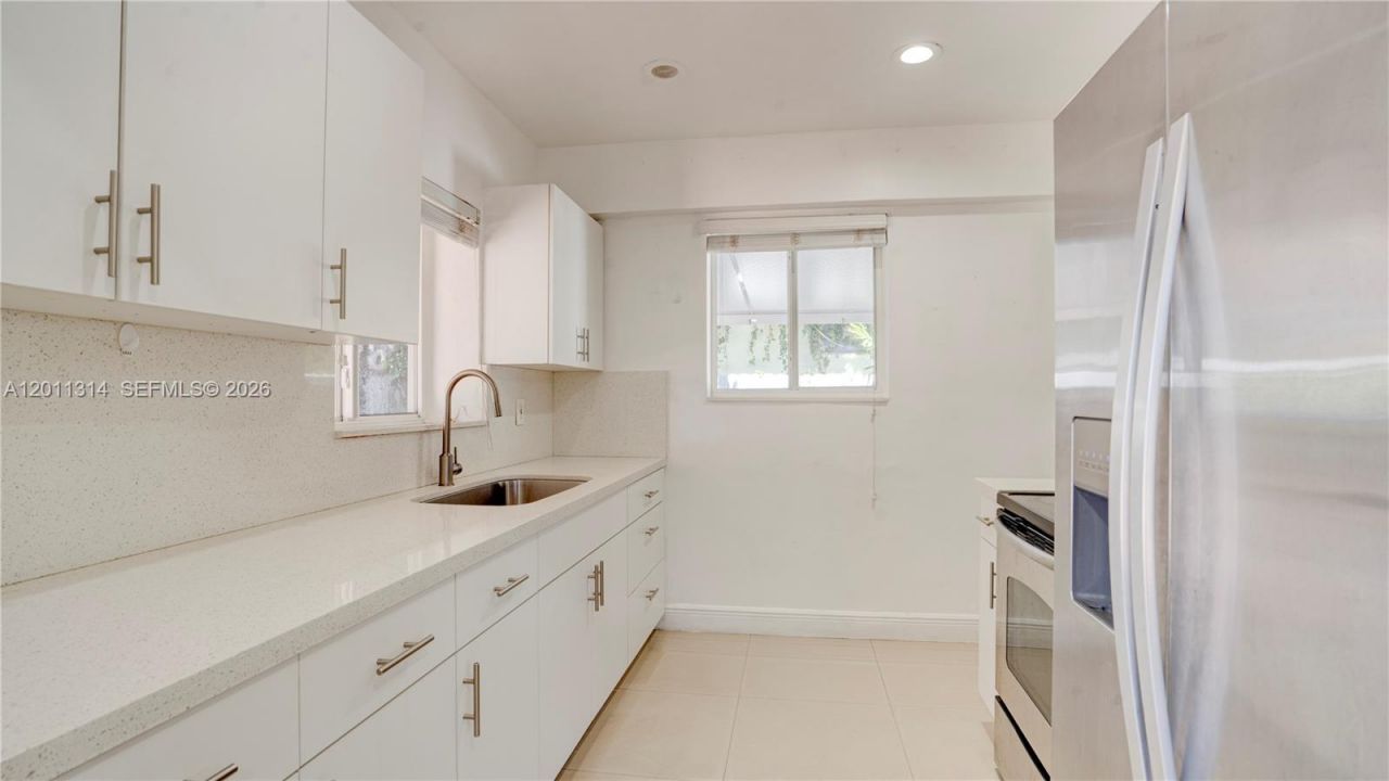 7855 SW 22nd St , Miami, FL 33155 Photo