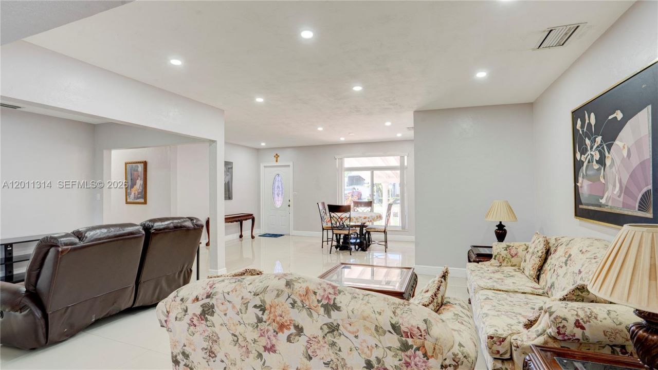 7855 SW 22nd St , Miami, FL 33155 Photo