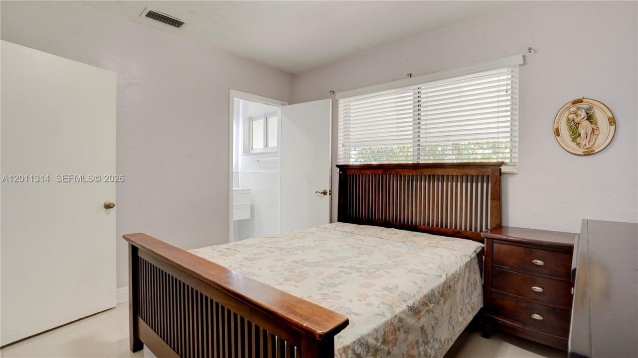 7855 SW 22nd St , Miami, FL 33155 Photo