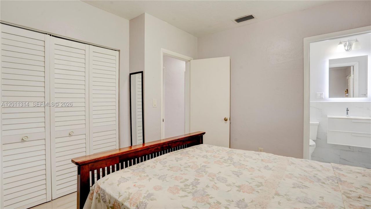 7855 SW 22nd St , Miami, FL 33155 Photo
