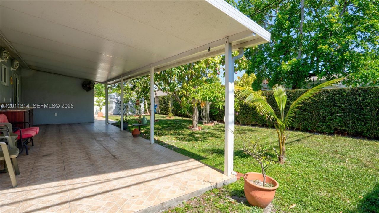 7855 SW 22nd St , Miami, FL 33155 Photo